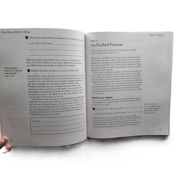 Women Making a Difference in Marriage Building Love Joy & Commitment by Packer - Picture 4 of 6